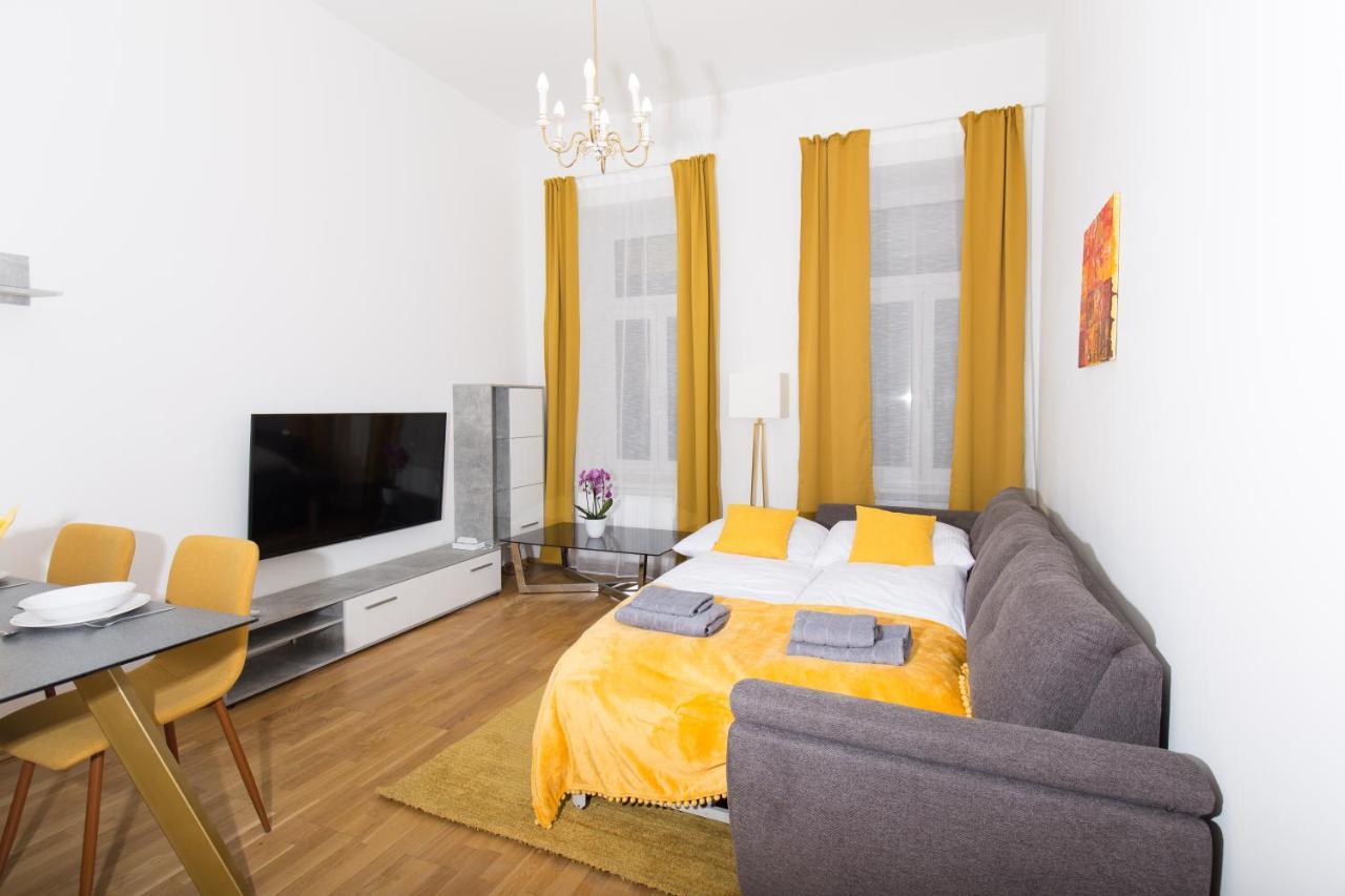 Rosenstein By Family&home *